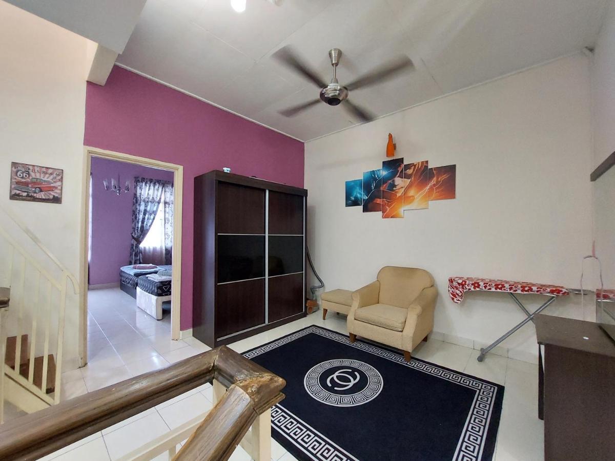 E&A Homestay Klia/ Sepang/ Nilai Exteriör bild