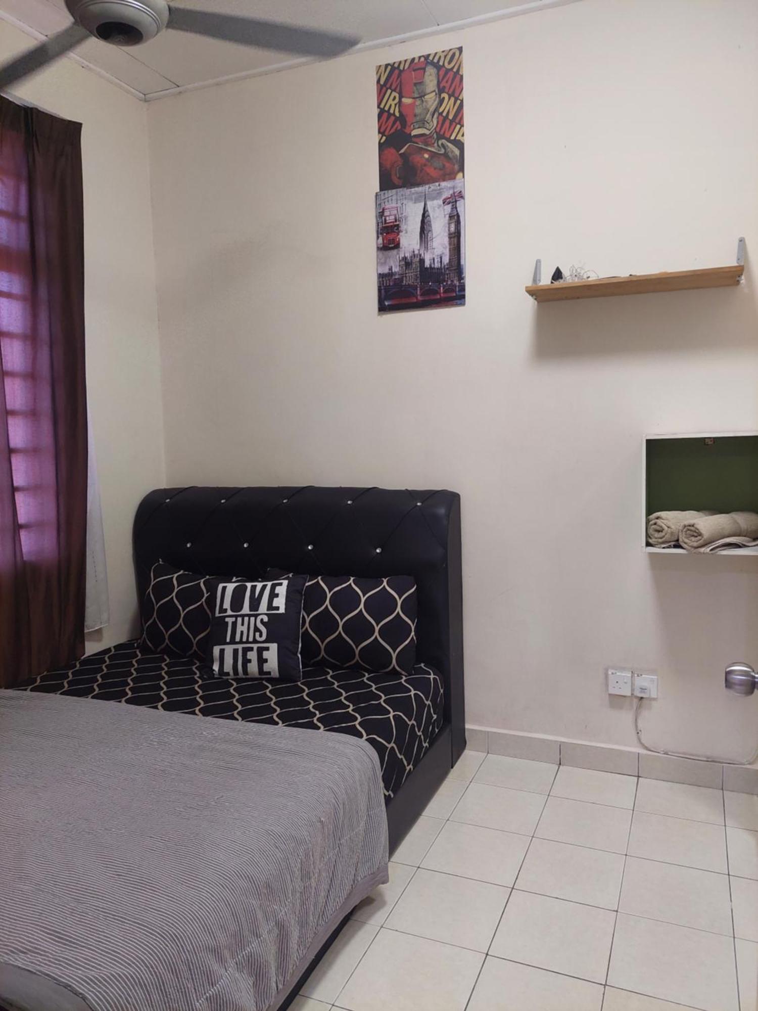 E&A Homestay Klia/ Sepang/ Nilai Exteriör bild