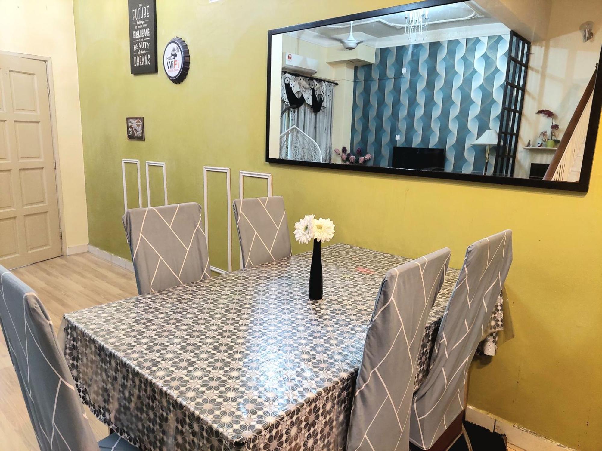 E&A Homestay Klia/ Sepang/ Nilai Exteriör bild