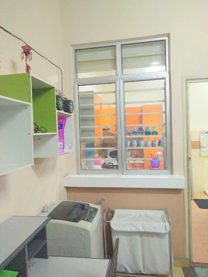 E&A Homestay Klia/ Sepang/ Nilai Exteriör bild